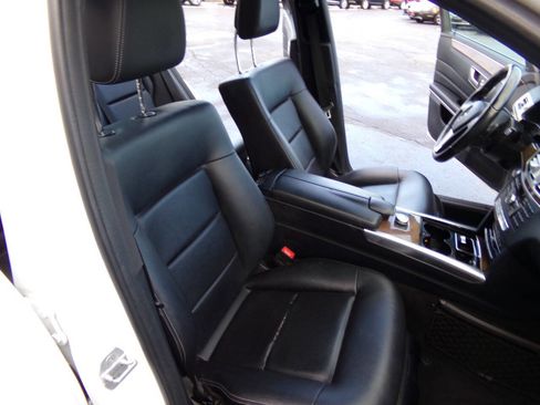 Used 2015 Mercedes-Benz E 350 4MATIC Sedan image 24