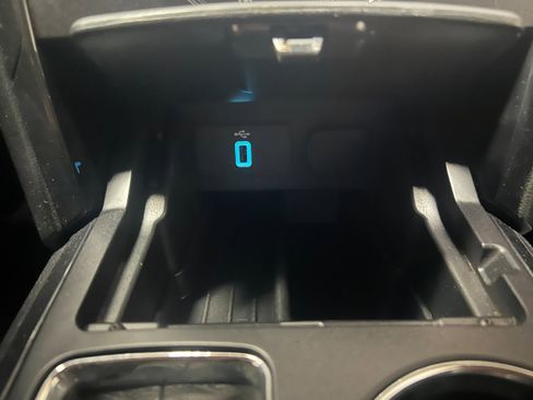Certified 2018 Ford Explorer XLT w/ Equipment Group 202A AWD/4WD image 24
