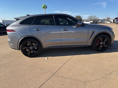 Used 2023 Jaguar F-PACE SVR image 8