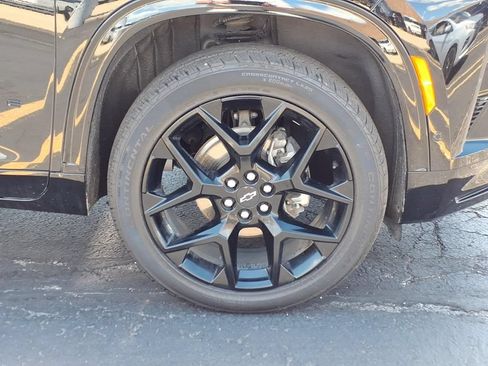 Used 2024 Chevrolet Traverse RS AWD/4WD image 9