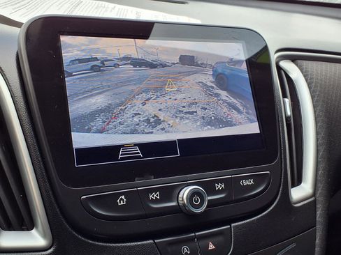 Used 2022 Chevrolet Malibu LT image 9