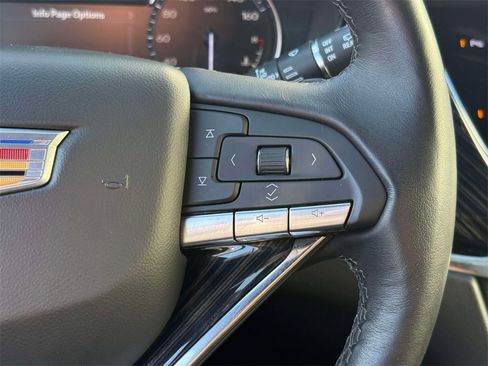 Used 2025 Cadillac XT6 Premium Luxury image 33