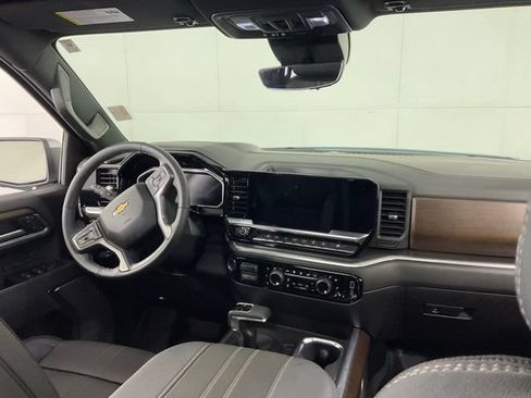 Used 2026 Chevrolet Silverado 1500 High Country w/ Technology Package AWD/4WD image 27