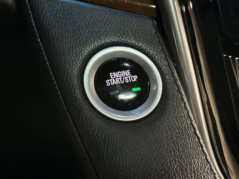 Used 2018 Cadillac Escalade ESV Luxury image 35