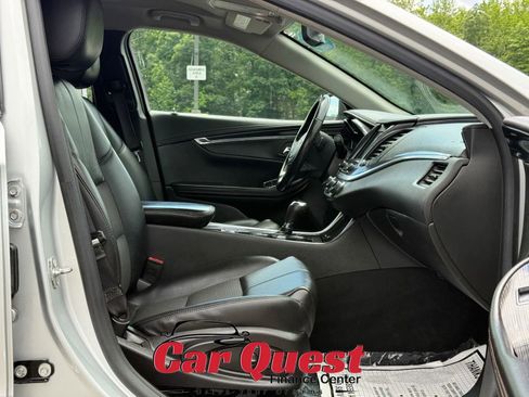 Used 2018 Chevrolet Impala LT image 16