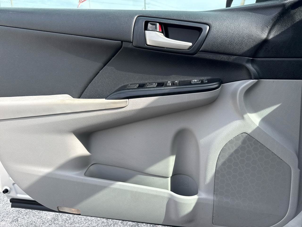 Used 2013 Toyota Camry LE FWD image 40