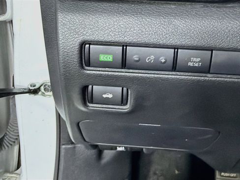 Used 2023 Nissan Sentra SR w/ Midnight Edition Package FWD image 17