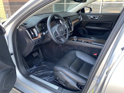 Used 2022 Volvo S60 B5 Momentum w/ Premium Package image 14