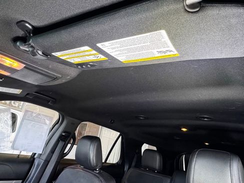 Used 2018 Ford Explorer XLT w/ Equipment Group 202A AWD/4WD image 41