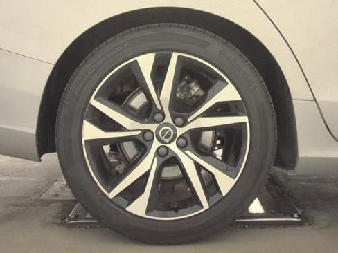 Used 2025 Volvo S60 B5 Core image 11