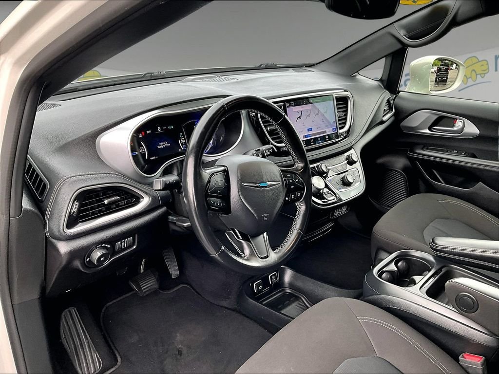 Used 2021 Chrysler Pacifica Touring w/ S Appearance Package FWD image 8