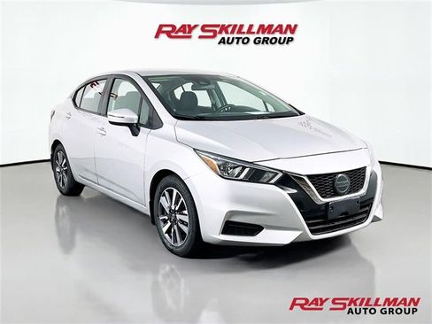 Used 2020 Nissan Versa SV image 1