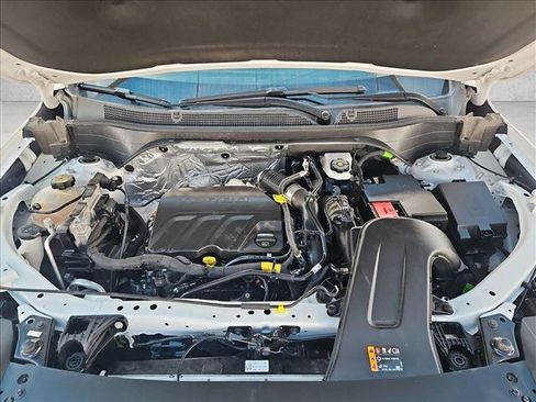 Certified 2025 Chevrolet Trax RS w/ Sunroof Package FWD image 23