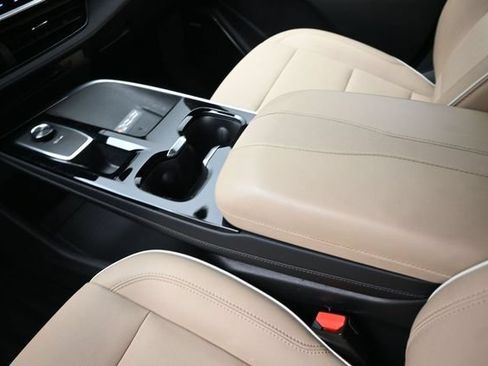 Used 2025 Buick Enclave Preferred FWD image 31