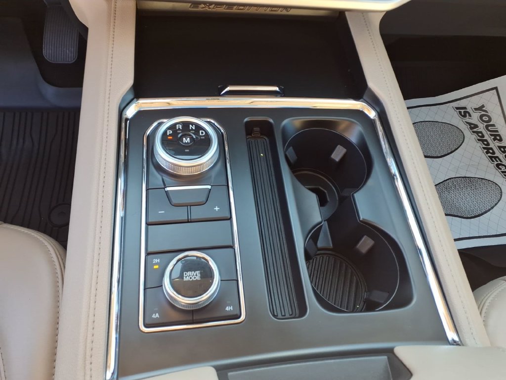 Used 2022 Ford Expedition Max XLT AWD/4WD image 12