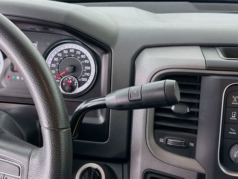 Used 2018 RAM 2500 Tradesman w/ Chrome Appearance Group image 16