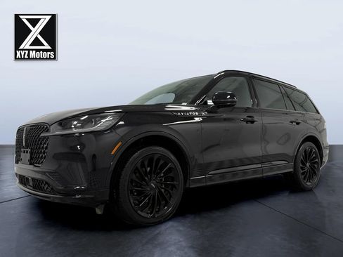 Used 2025 Lincoln Aviator Reserve w/ Jet Appearance Package image 2