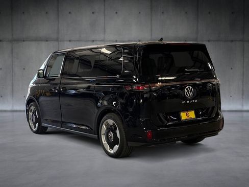 New 2025 Volkswagen ID. Buzz Pro S RWD image 3