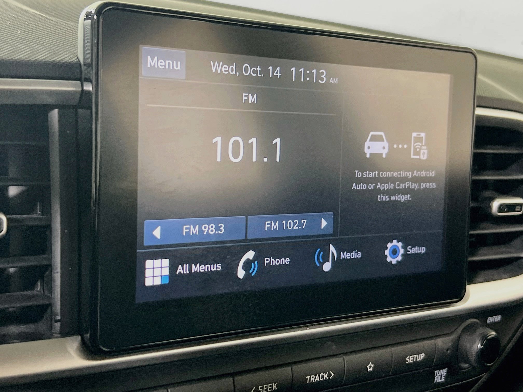 Used 2023 Hyundai Venue SEL FWD image 14