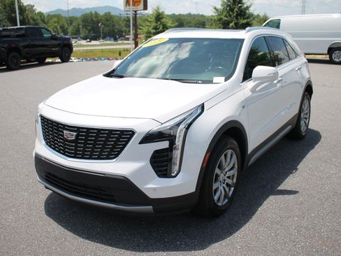 Used 2021 Cadillac XT4 Premium Luxury AWD/4WD image 4