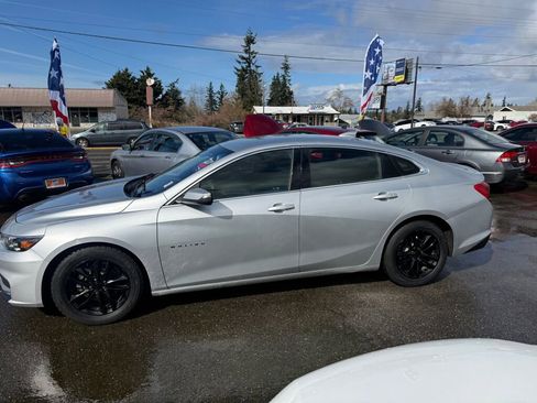 Used 2018 Chevrolet Malibu LT image 4