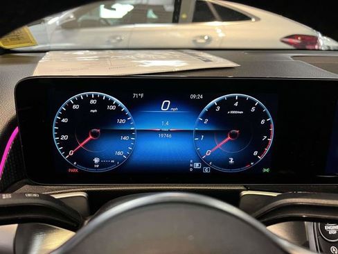 Certified 2022 Mercedes-Benz GLB 250 GLB 250 image 23