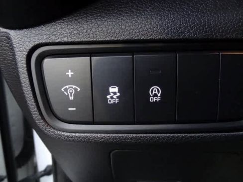 Used 2023 Kia Soul LX image 15