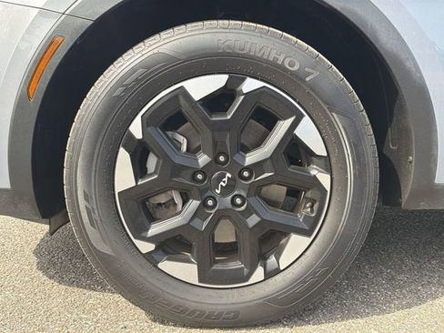 Certified 2024 Kia Sorento S image 10