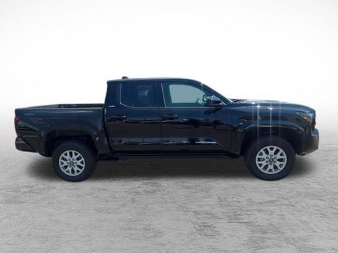 Certified 2025 Toyota Tacoma SR5 w/ SR5 Upgrade Package AWD/4WD image 4