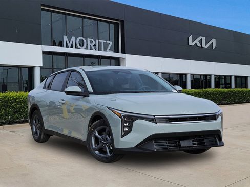 New 2026 Kia K4 LXS image 1