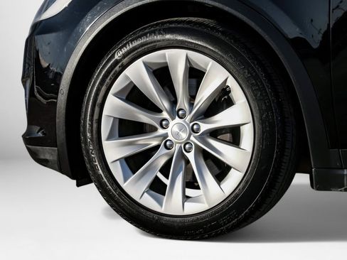 Used 2018 Tesla Model X 75D image 49