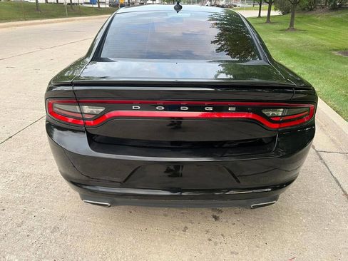 Used 2015 Dodge Charger SXT image 5