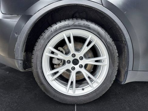 Used 2021 Tesla Model Y Long Range image 36