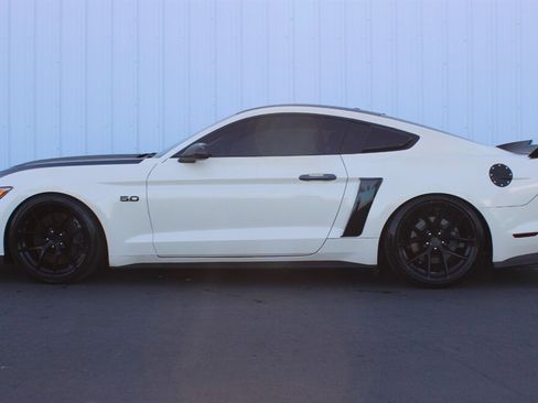 Used 2017 Ford Mustang GT Premium w/ GT Performance Package RWD image 7