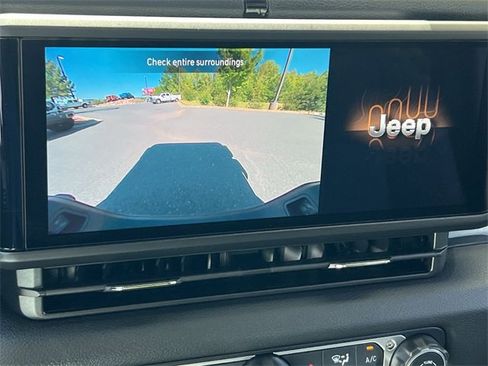 New 2025 Jeep Gladiator Sport image 21