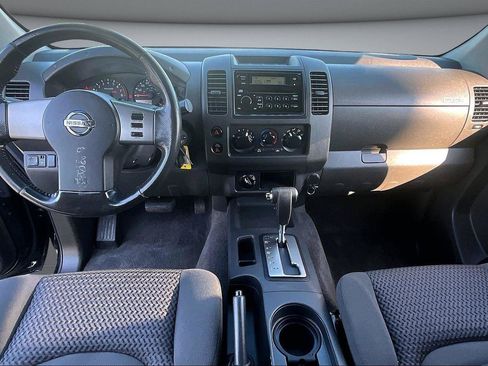 Used 2005 Nissan Frontier LE AWD/4WD image 9