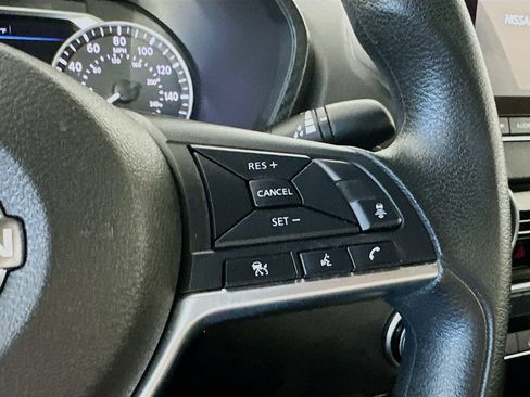 Used 2025 Nissan Sentra SV FWD image 26