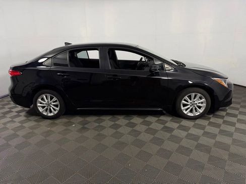 Used 2023 Toyota Corolla LE w/ LE Convenience Package FWD image 33