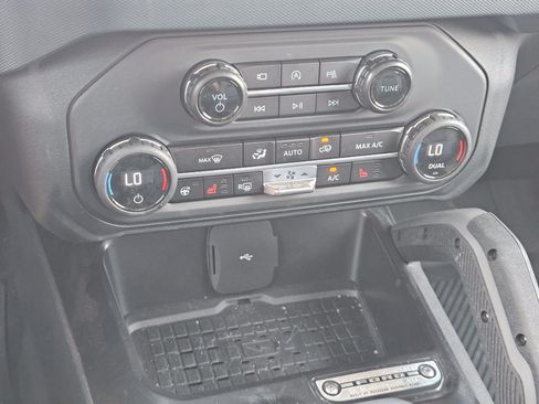 Used 2024 Ford Bronco Outer Banks AWD/4WD image 19