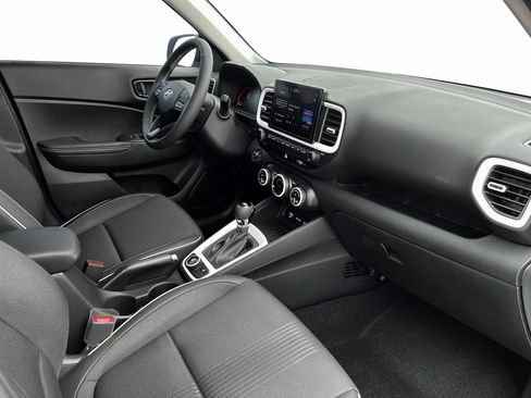 New 2025 Hyundai Venue Limited image 15