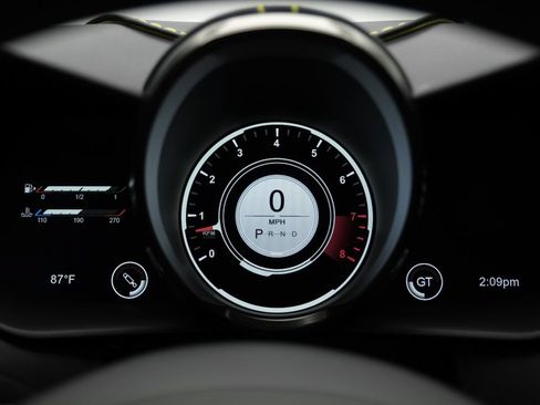 Used 2022 Aston Martin DBS Superleggera RWD image 15