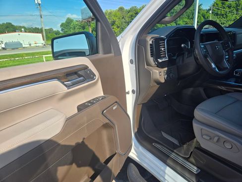 New 2026 Chevrolet Silverado 1500 RST w/ Redline Edition AWD/4WD image 6