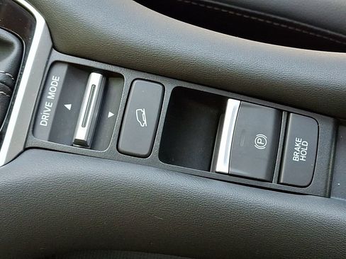 Certified 2024 Honda HR-V EX-L image 29