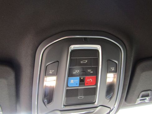 Used 2023 Jeep Grand Cherokee Altitude AWD/4WD image 20