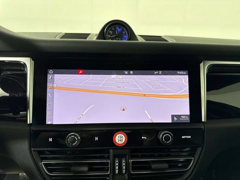Certified 2024 Porsche Macan Turbo AWD/4WD image 26