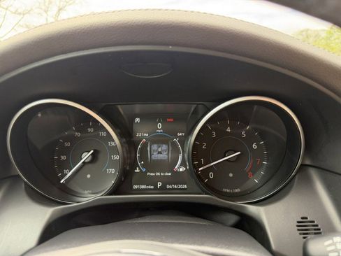 Used 2018 Jaguar XF Prestige image 11