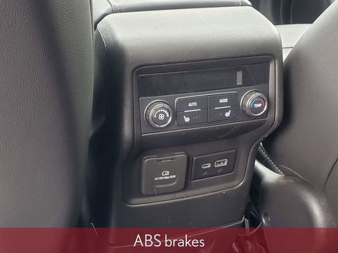 Used 2022 GMC Acadia Denali image 41