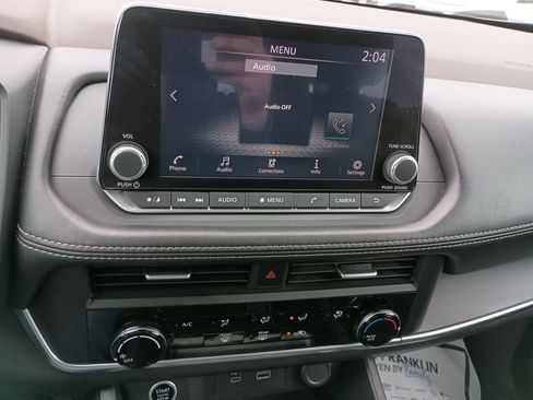 Used 2023 Nissan Rogue S image 22