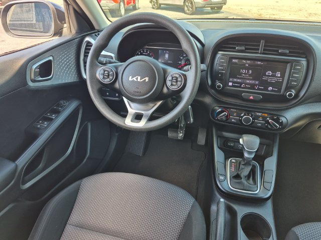 Certified 2022 Kia Soul LX FWD image 14