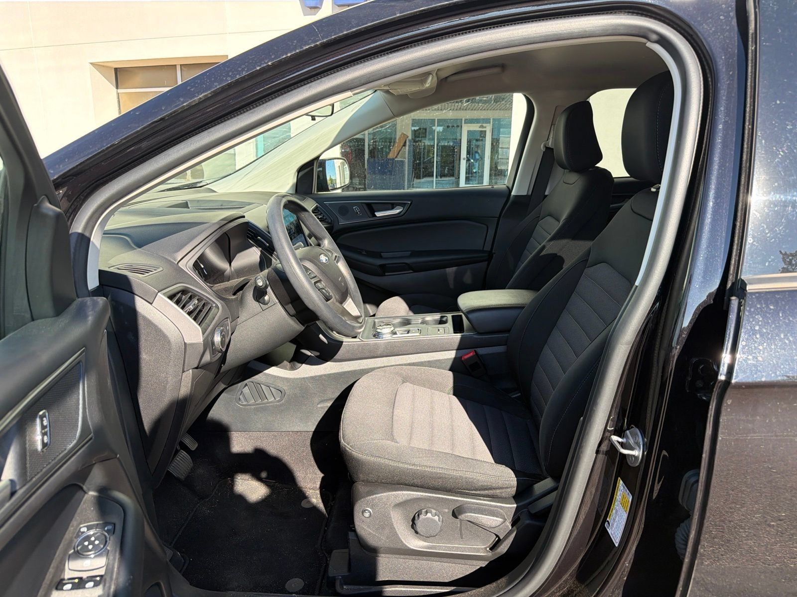 Used 2023 Ford Edge SE w/ Black Appearance Package AWD/4WD image 5